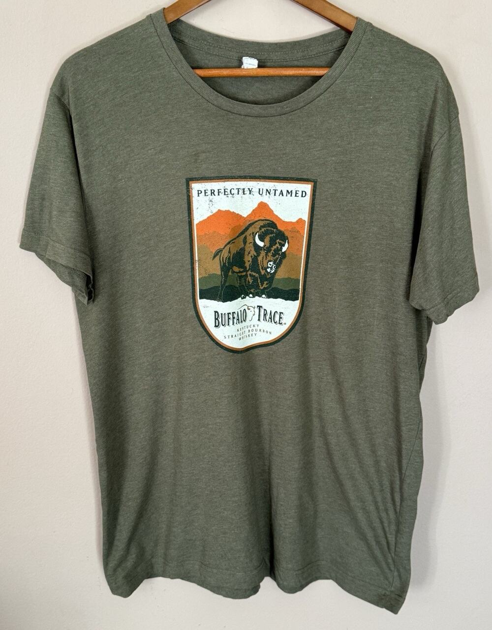 BUFFALO TRACE-Distillery Unisex Military Green T-shirt Large